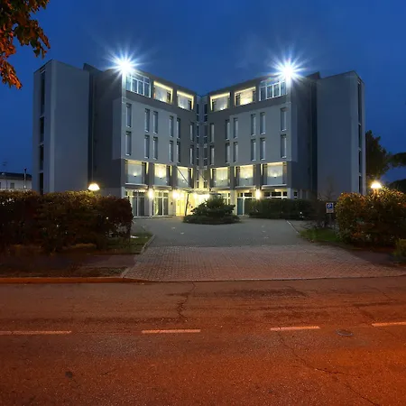 Hotel Campus 3*