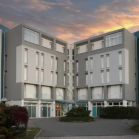 Campus 3* Collecchio