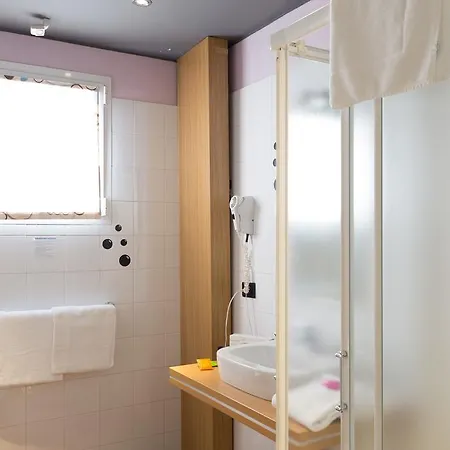 Campus מלון קולצ'יו