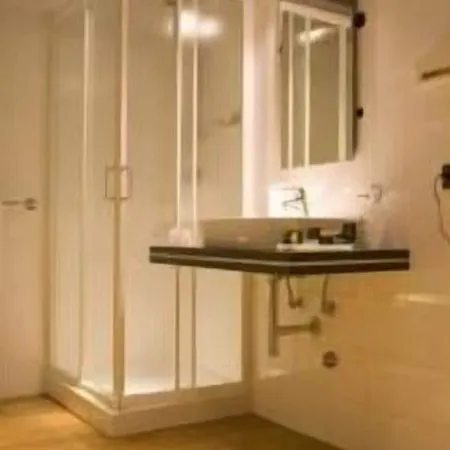 Campus 3* קולצ'יו