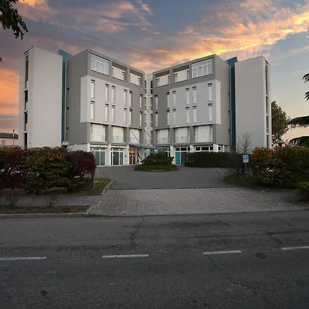 מלון Campus קולצ'יו