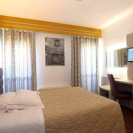 Hotel Campus 3*